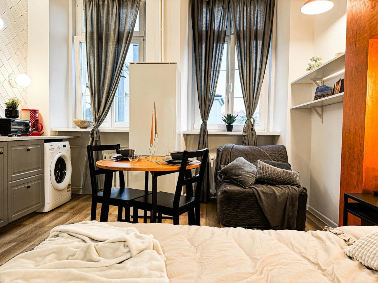 Walk 50m To Market Square & Rynek! Stylish 1br, Kitchen Wrocław