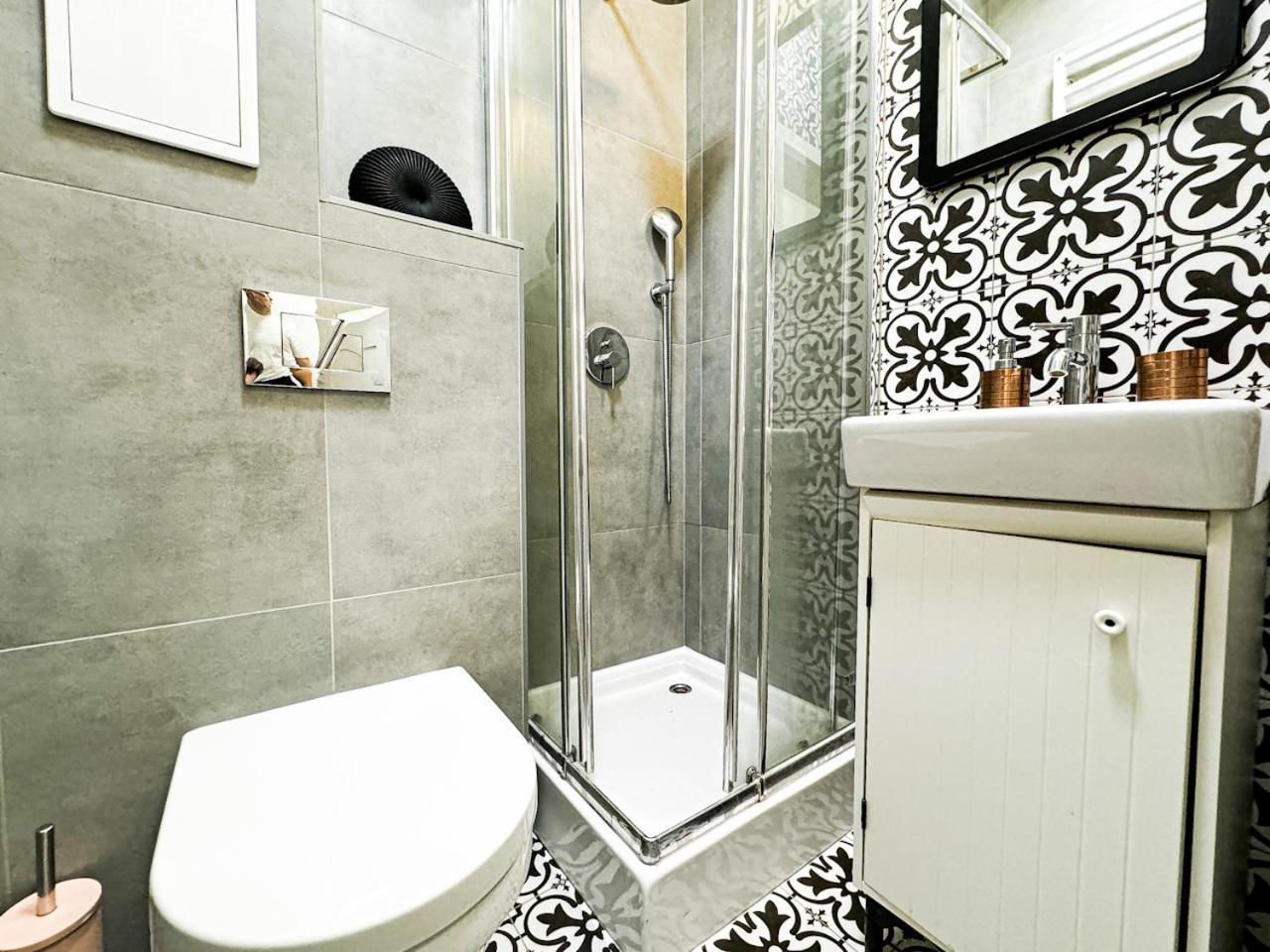 Apartament Walk 50m To Market Square & Rynek! Stylish 1br, Kitchen Wrocław