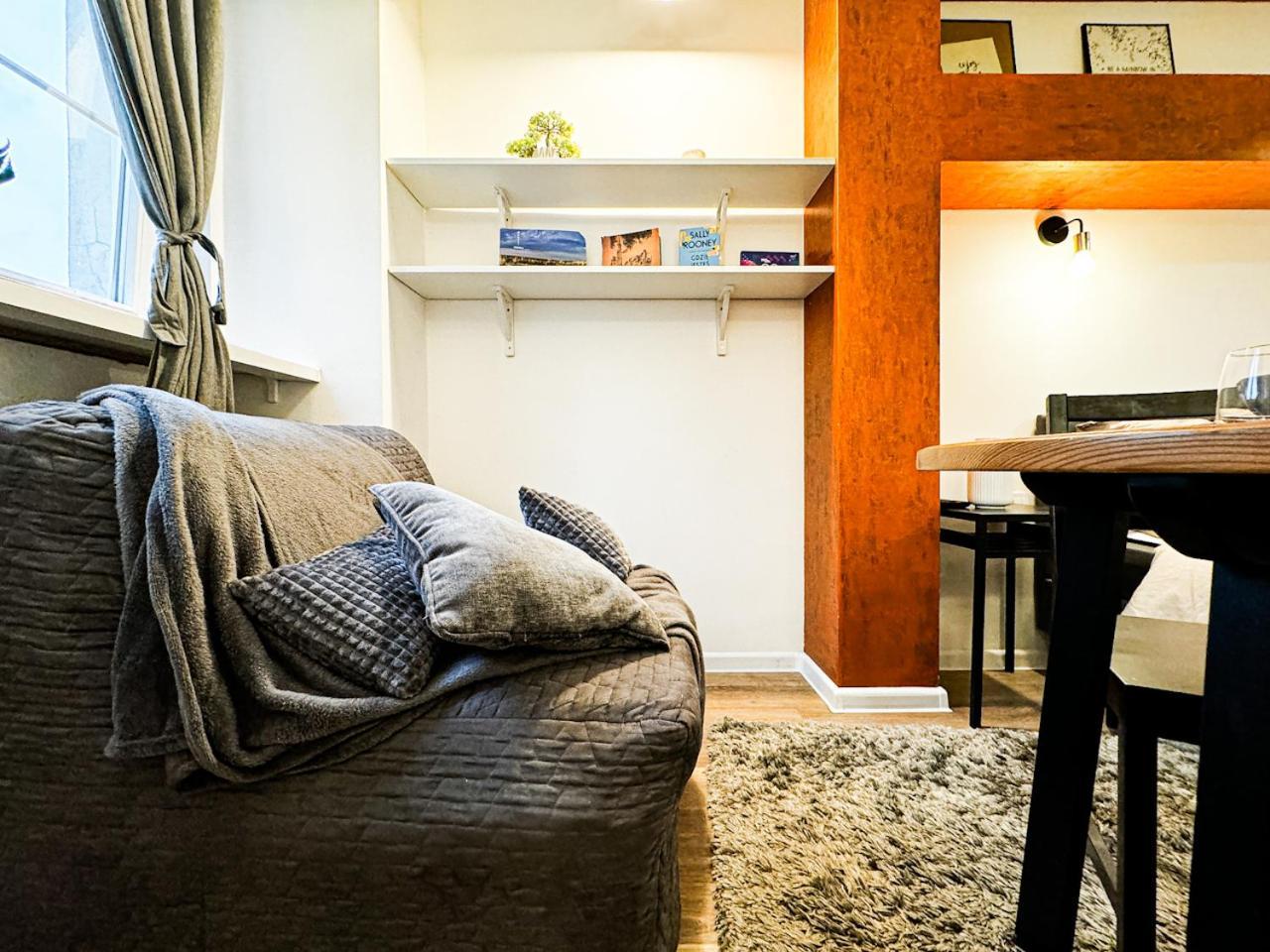 Walk 50m To Market Square & Rynek! Stylish 1br, Kitchen Wrocław